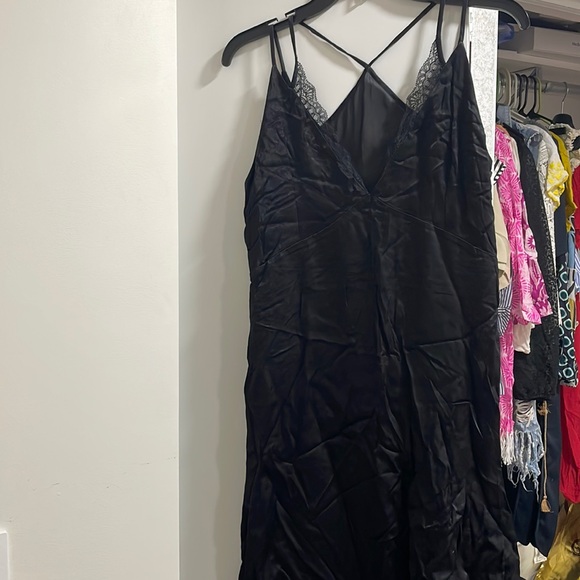 Satin dress - Picture 1 of 4